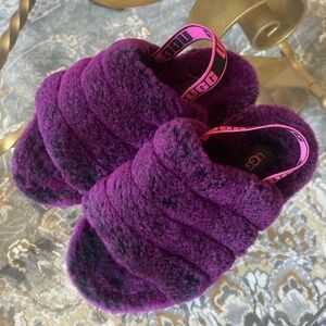 UGG SLIPPERS